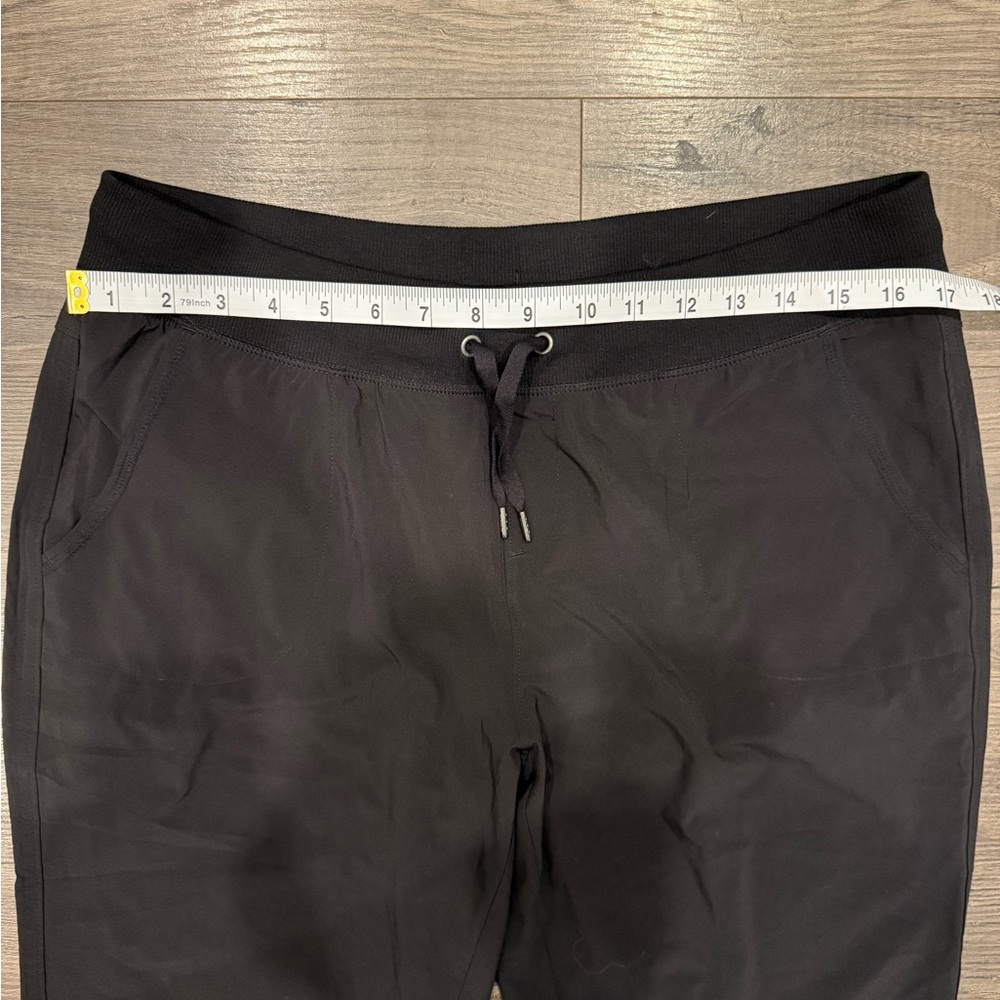 Women’s Athleta City Joggers Size 10 - Picture 4 of 5